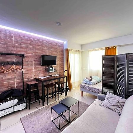Parking + Piscine, Tout Confort, Proche Aeroport & Mer Сен-Лоран-дю-Вар Екстер'єр фото